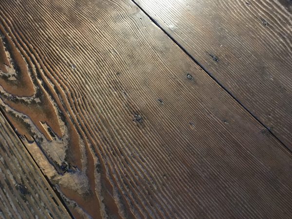 床の無垢材も結露対策に効く