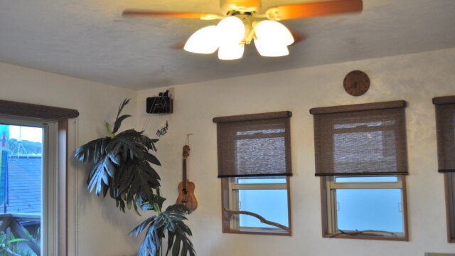 珪藻土をリビングに塗った天井と壁の施工例